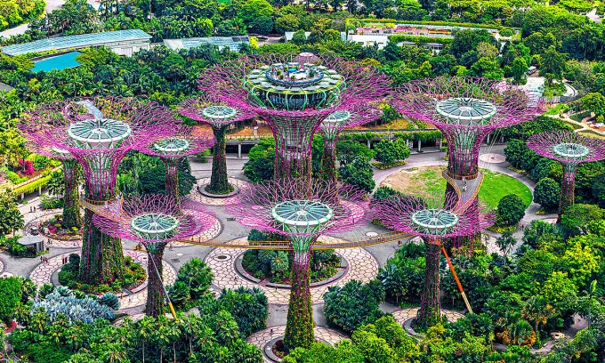 Gardens by the Bay 02